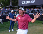 Кэмерон Смит одерживает первую победу в LIV Golf